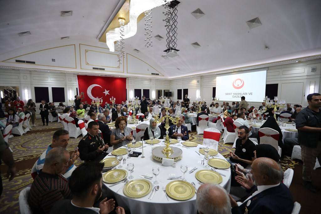 Türkiye Şehit Yakınları ve Gaziler Dayanışma Vakfı tarafından şehit yakınları ve gazilerin hesaplarına Eylül 2023’te 12,4 Milyon TL yatırdığı bildirildi. 