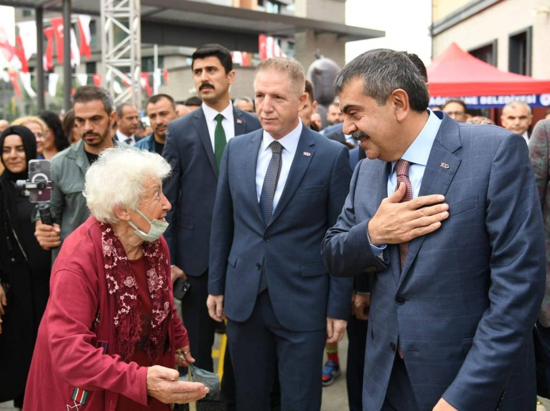 Milli Eğitim Bakanı Yusuf Tekin, özel eğitimde dünyaya örnek olacak bir sistem uyguladıklarını söyledi. 