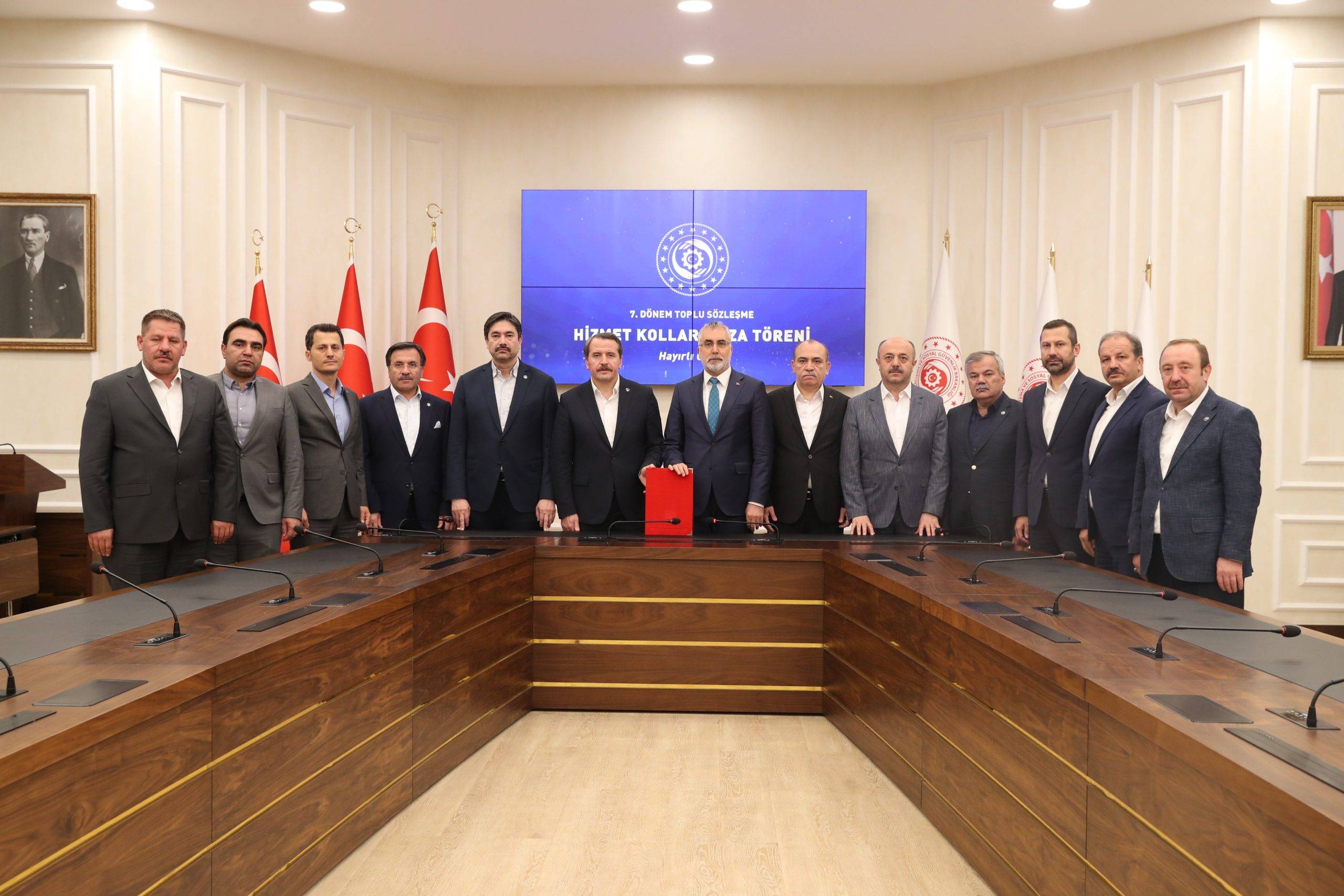 Memur Sen Genel Başkanı Ali Yalçın, toplu sözleşme görüşmeleri hakkında açıklama yaptı. 