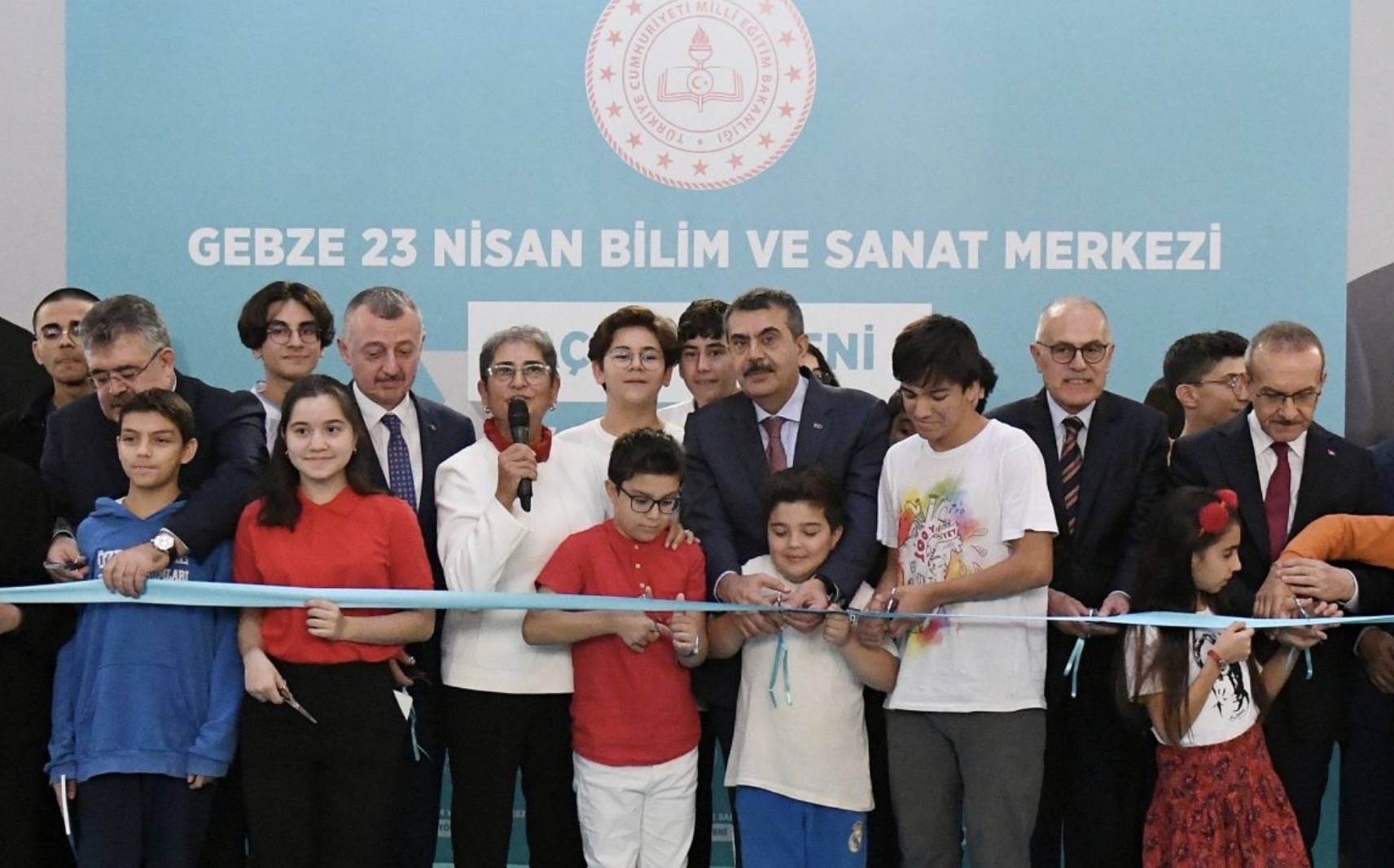 Gebze 23 Nisan Bilim ve Sanat Merkezi'nin açılışı Milli Eğitim Bakanı Yusuf Tekin'in katılımıyla gerçekleşti. 