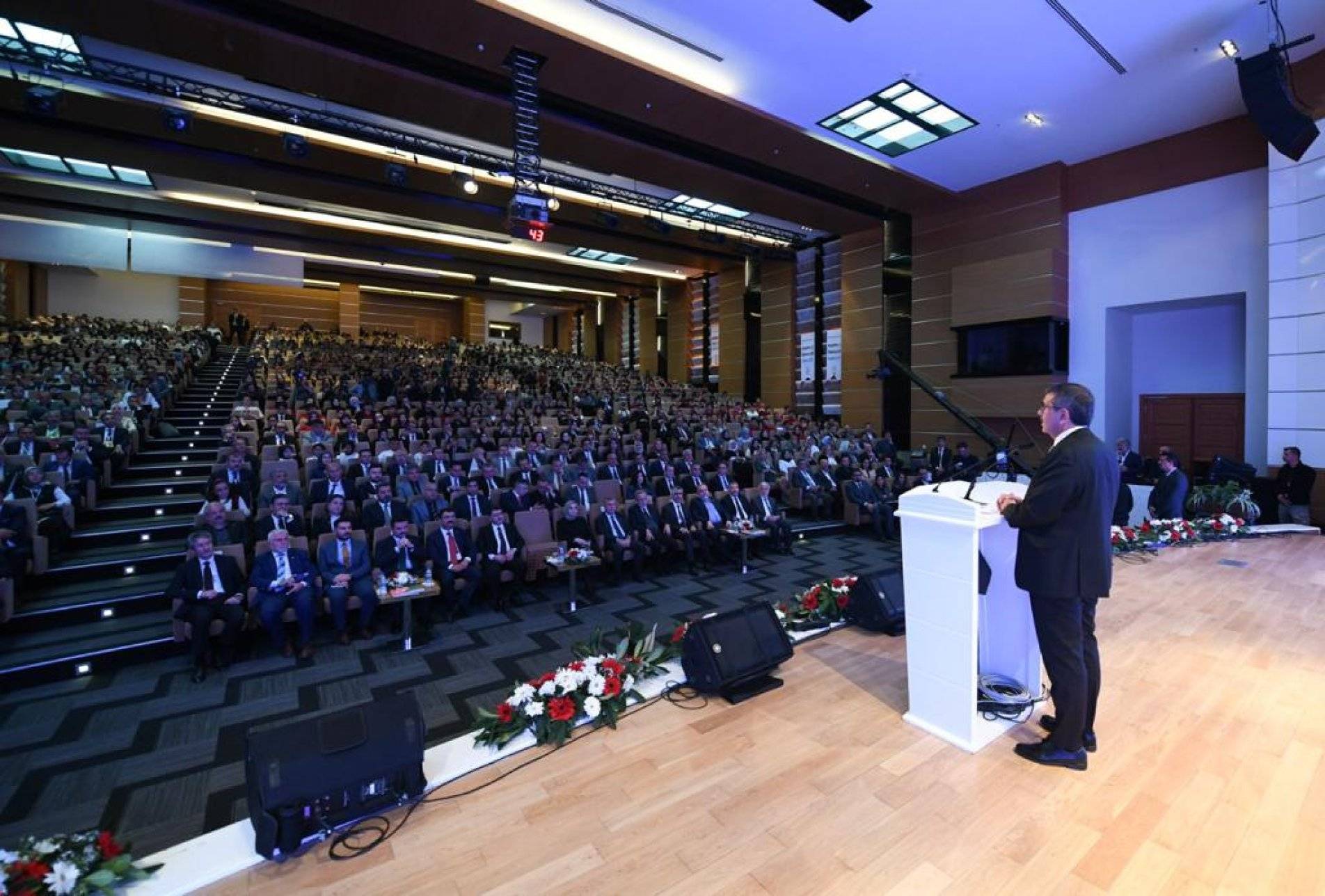 Milli Eğitim Bakanı Yusuf Tekin, imam hatip okullarının önemine ve tarihçesine dikkat çekti.
