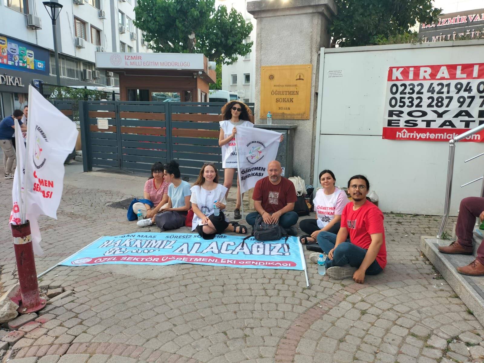 izmir-ozel-sektor-ogretmenleri.jpeg